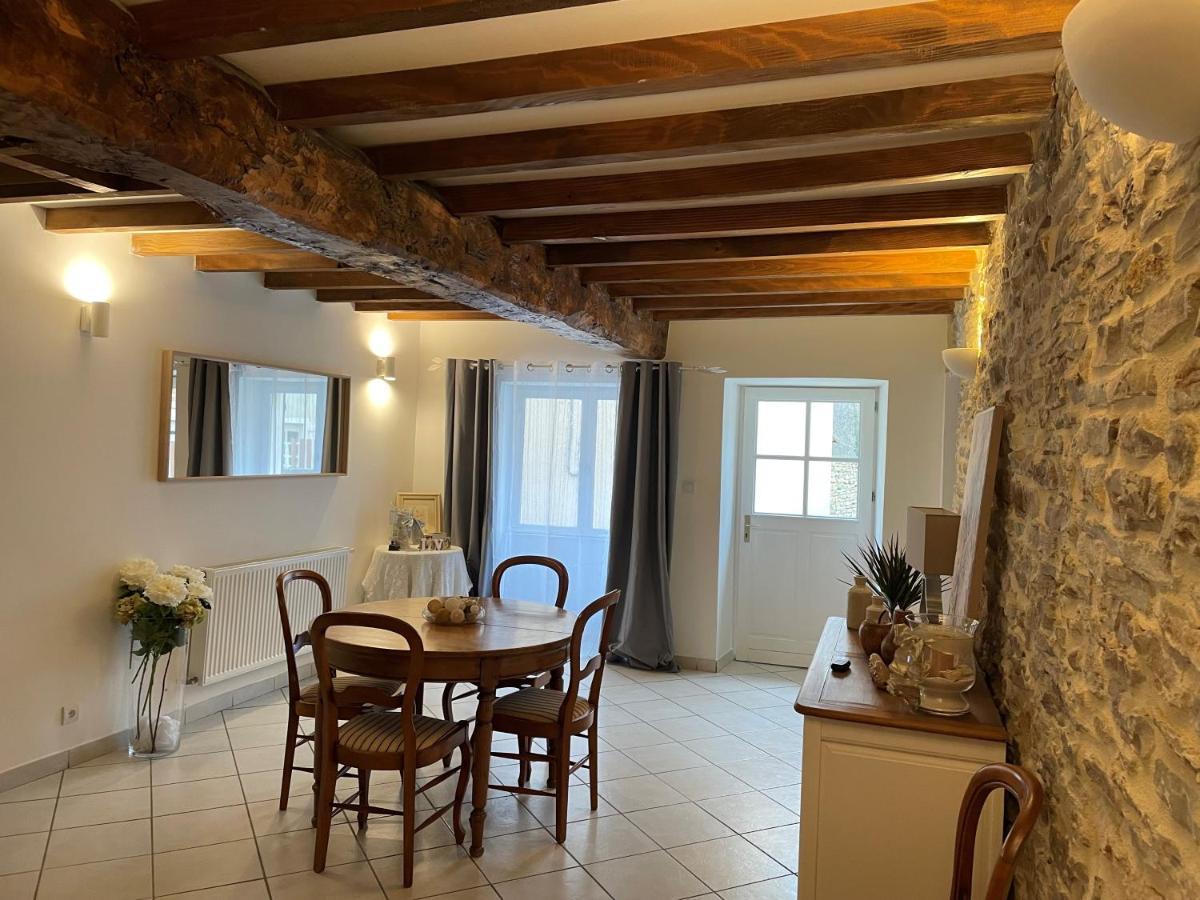 Villa Les Glycines Hieres-Sur-Amby Exterior foto