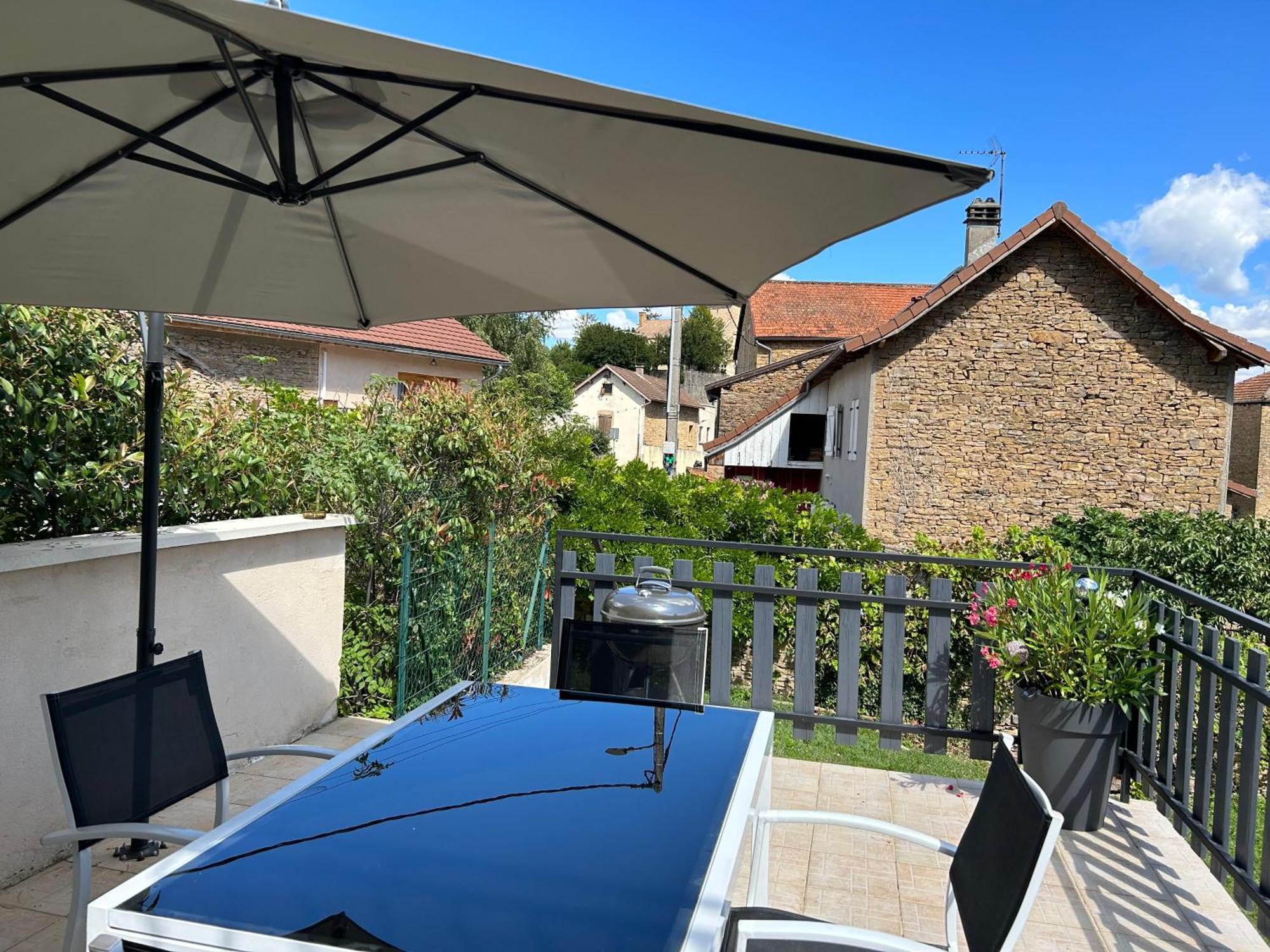 Villa Les Glycines Hieres-Sur-Amby Exterior foto